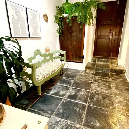 Luana House טגיסי